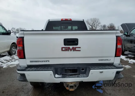 2015 GMC Sierra K2500 Denali z USA, uszkodzony, nr VIN 1GT120E80FF596181